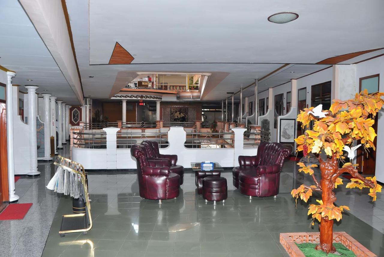 New Merdeka Hotel Jember Exterior photo