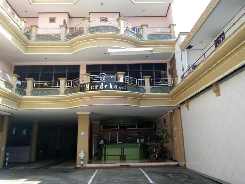 New Merdeka Hotel Jember Exterior photo