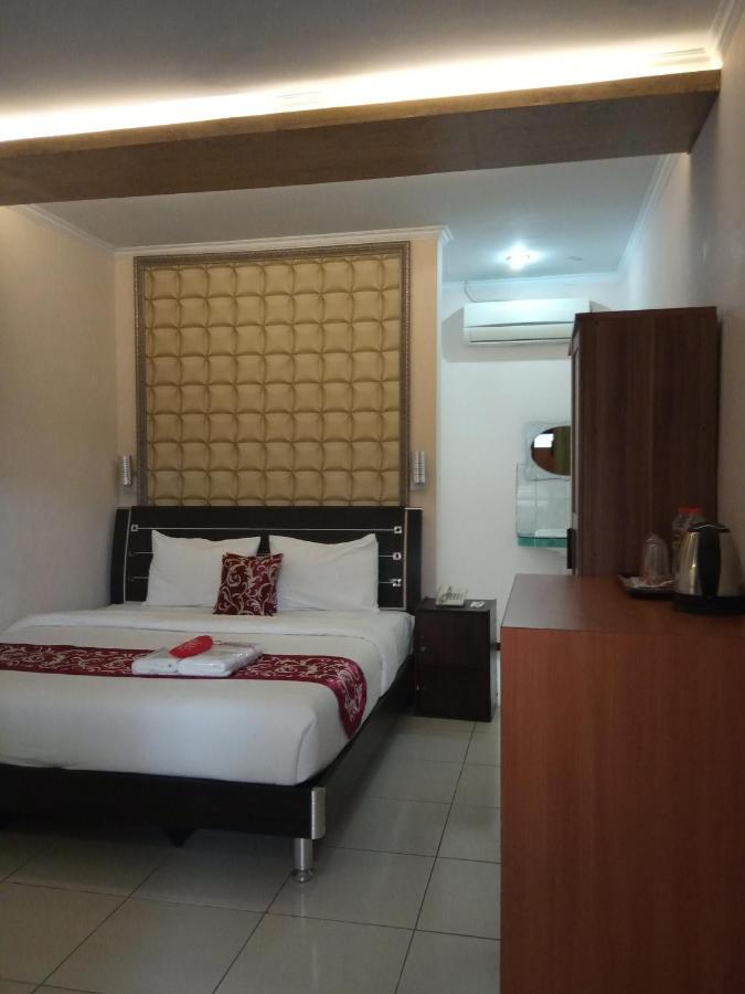 New Merdeka Hotel Jember Exterior photo